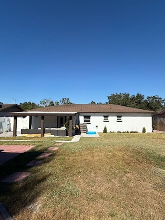 Building Photo - Beautiful 3BR 2BA Home w/ Fenced Yard in Tampa