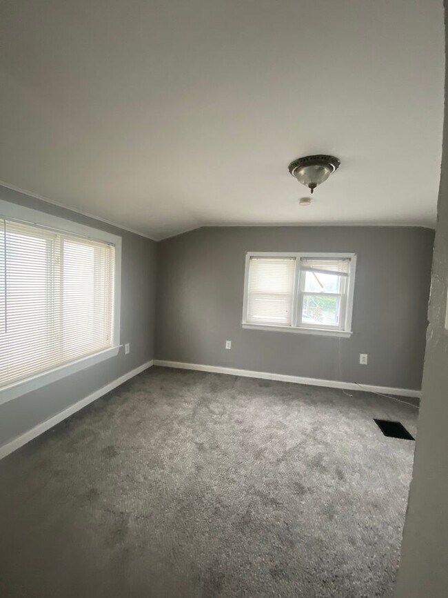 Building Photo - Beautiful three bed, 1.5 bath single-family home for rent with inground pool