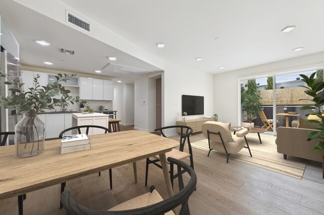 Building Photo - Windsor Square Villas