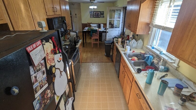 Building Photo - 10 Honeybee Ave