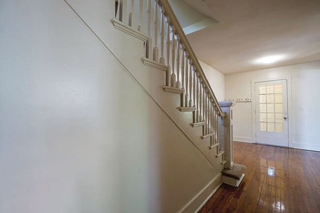 Building Photo - 315 Greenwood Pl