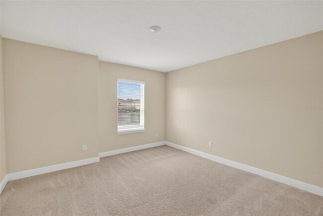 Building Photo - 2546 Warren Acrs Blvd