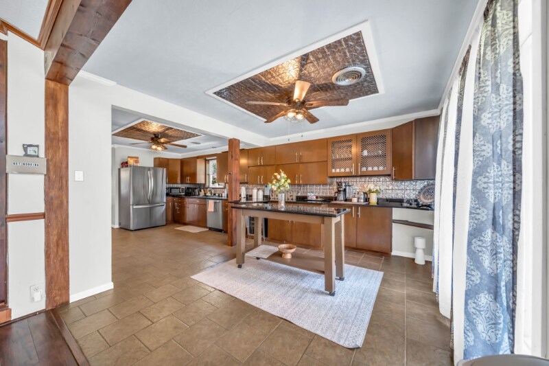 Building Photo - 5111 Ashwood Dr