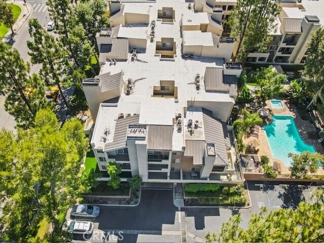 Building Photo - 21400 Burbank Blvd