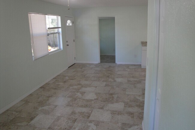 Building Photo - Three Bedroom One Bathroom House For Rent