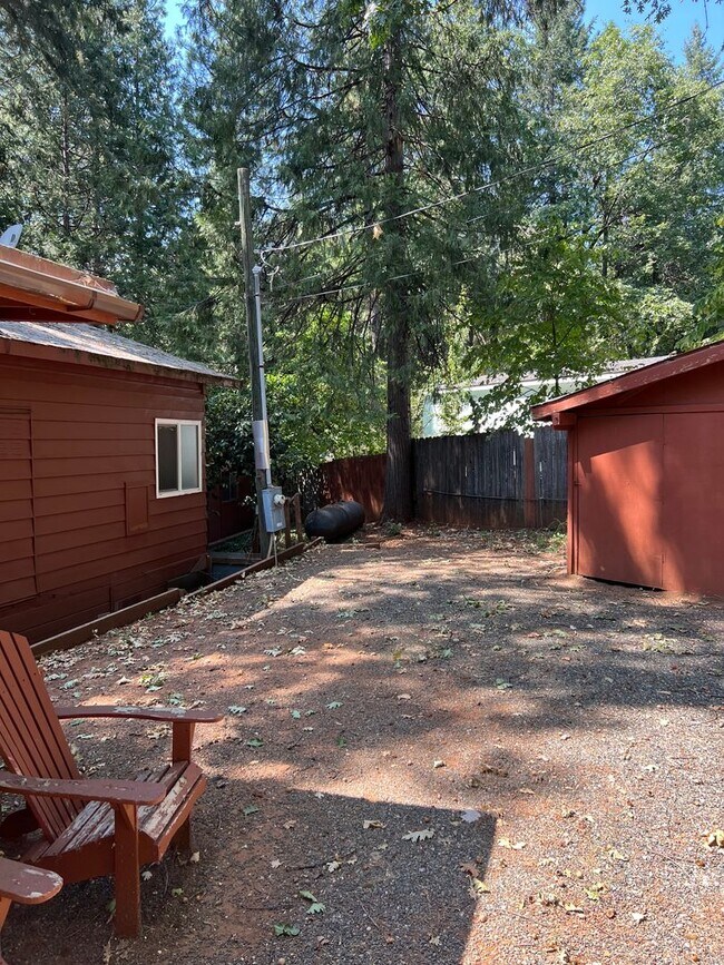 Building Photo - Magalia Home for rent, 1 car garage, 2 bed...