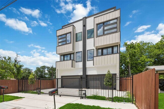 Building Photo - 3103 Lelia St