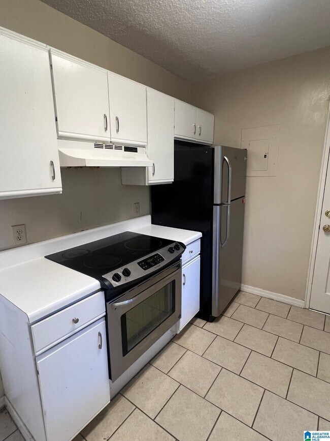 Building Photo - 1208 34th St S