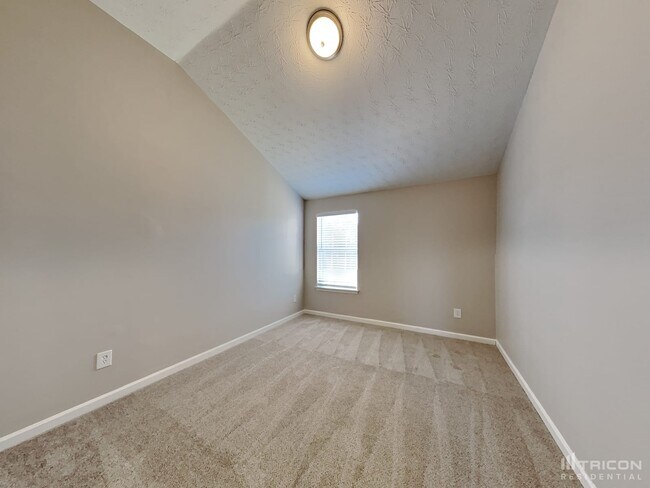 Building Photo - 315 Hazelhurst Dr