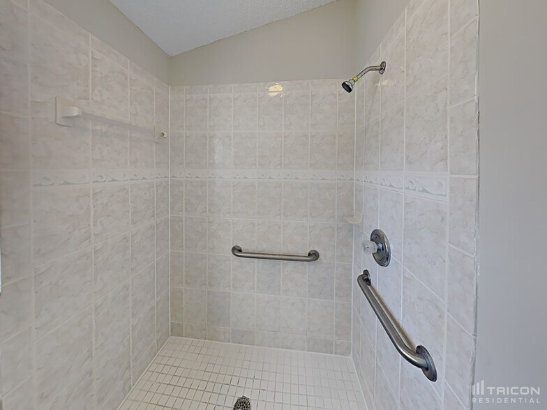 Building Photo - 2715 Wilder Park Dr