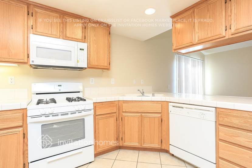 Building Photo - 44523 Galicia Dr