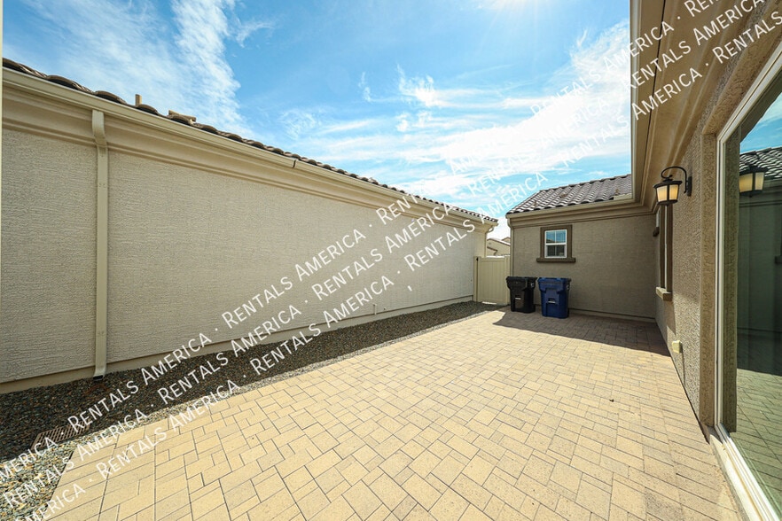 Building Photo - 3812 E Bartlett Way