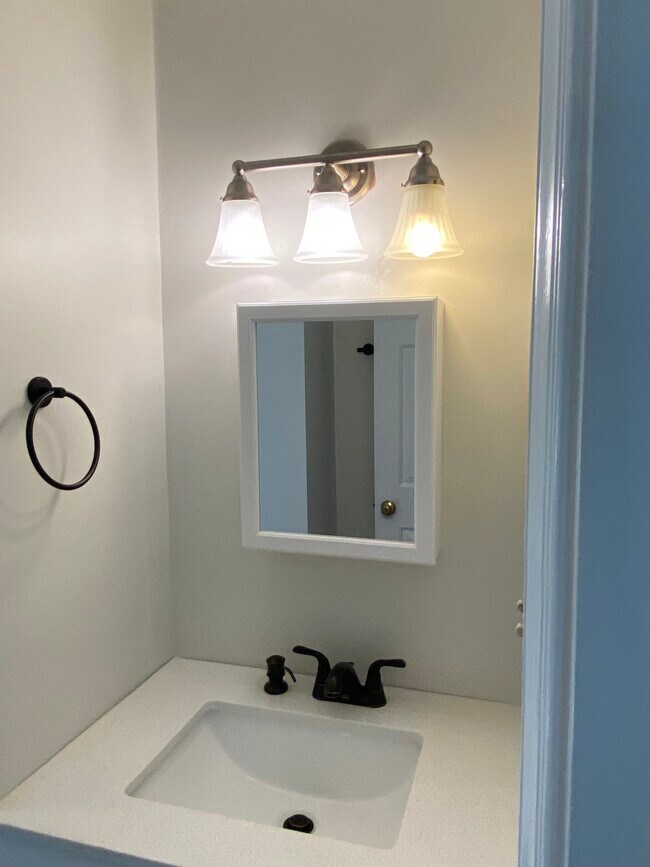 Building Photo - 6621 Greenvale Pkwy