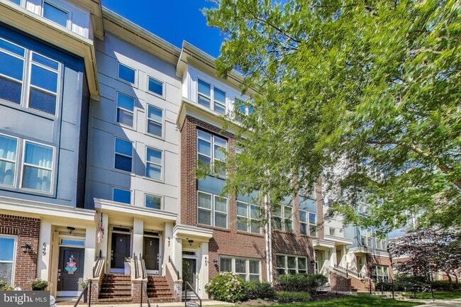 Building Photo - 645 Diamondback Dr