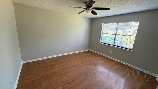 Building Photo - RATE DROP ALERT! (was $2000/month)