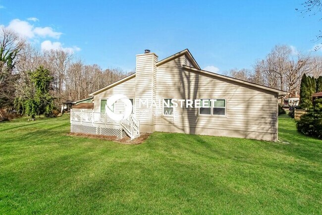 Building Photo - 3 Bedroom Pet-Friendly Home in Mint Hill, NC with Main Street Renewal