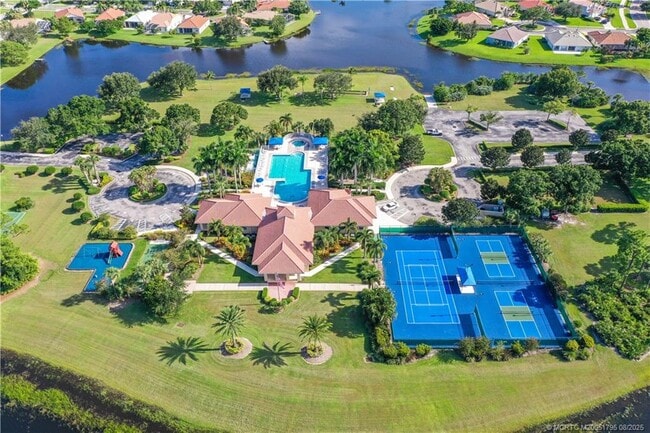 Building Photo - 1687 SW Harbour Isles Cir