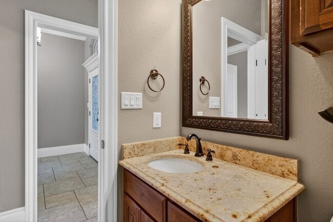 Building Photo - 1122 Porterfield Rd