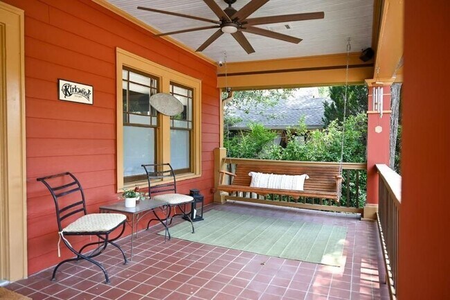 Building Photo - 2076 Ridgedale Rd NE