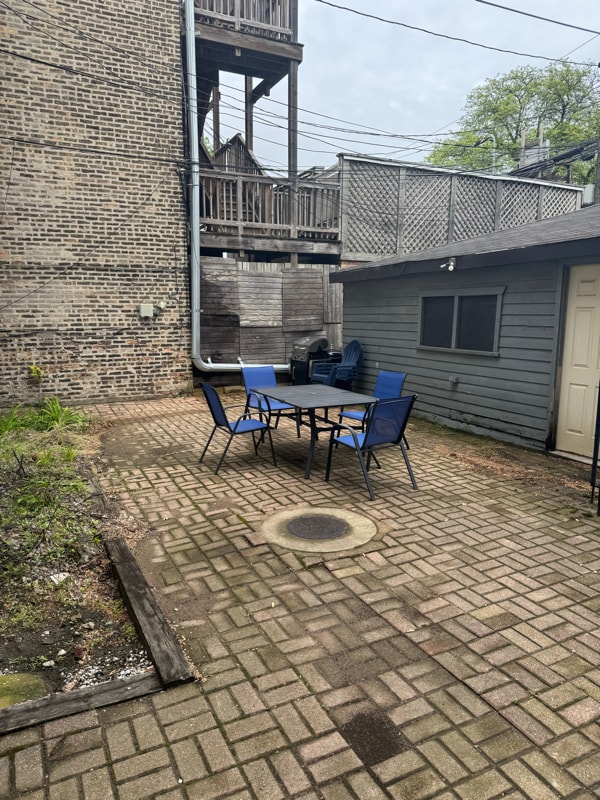 Building Photo - 2057 N Sheffield Ave