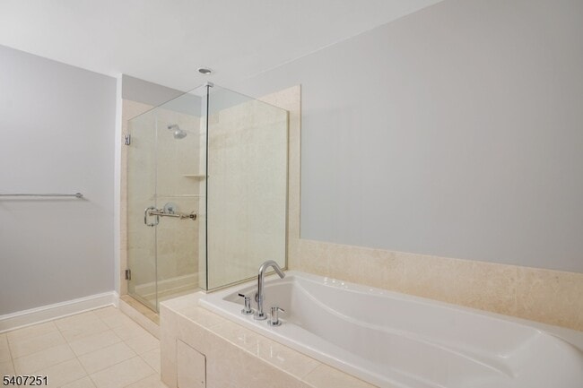 Building Photo - 40 W Park Pl