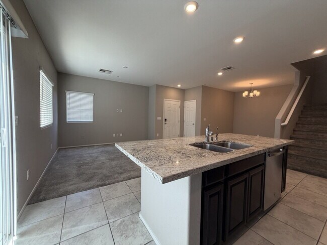Building Photo - GATED 3 BED 3 BATH 2 CAR GARAGE TOWNHOUSE W/ BED AND BATH DOWNSTAIRS + LOFT & YARD. COMMUNITY FEA...