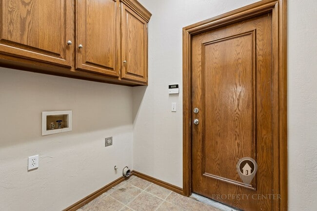 Building Photo - 716 Tuscany Way