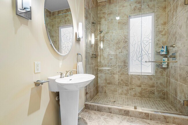 Building Photo - 128 Grand Palm Way