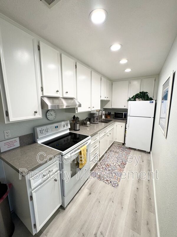 Building Photo - 2820 N Arcadia Ct