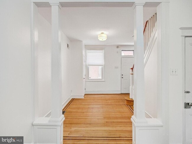 Building Photo - 1741 Sepviva St