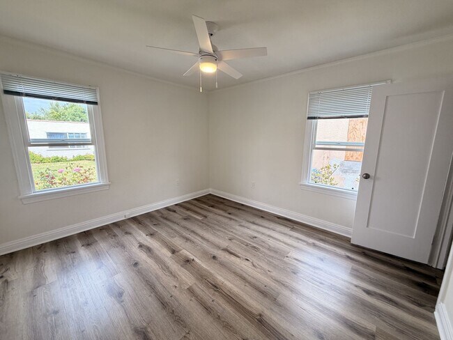 Building Photo - 7307 S Halldale Ave