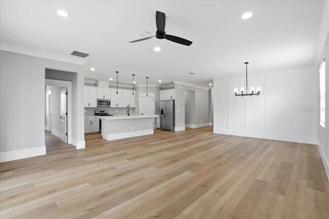 Building Photo - 15165 Serene Shrs Lp