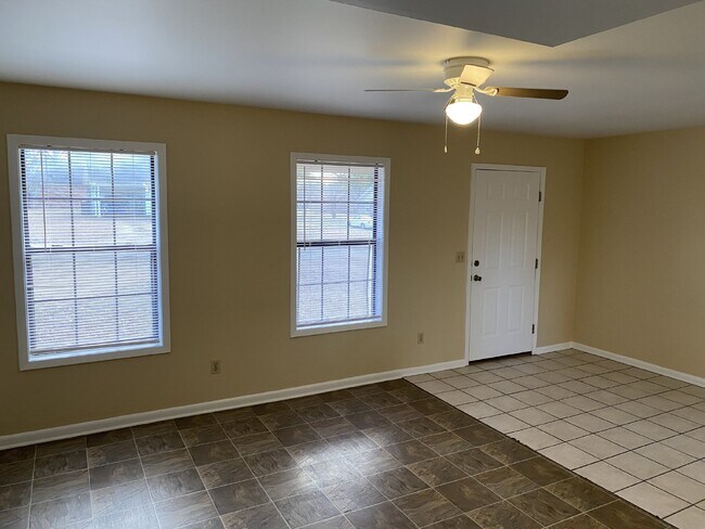 Building Photo - "Charming 2-Bedroom Retreat in Jonesboro – Cozy 750 Sq Ft Home Awaits!"