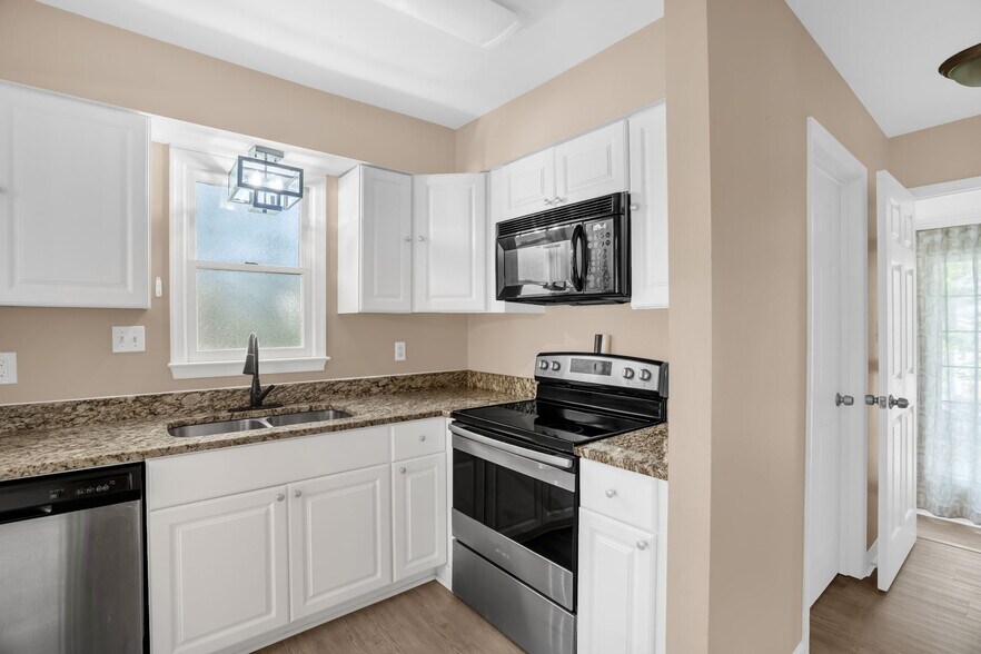 Building Photo - 3101 Cinnamon Cir