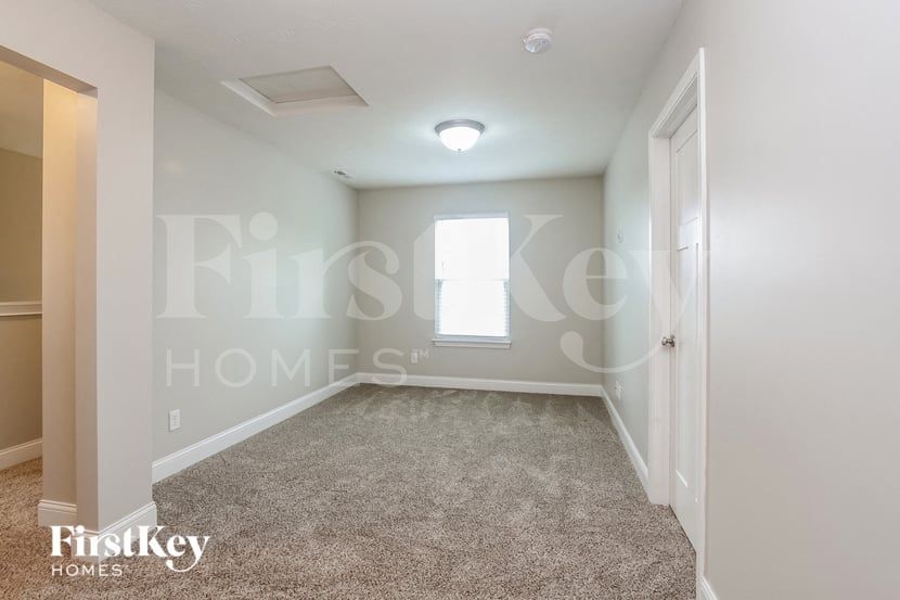Building Photo - 415 S Meadow Song Ct