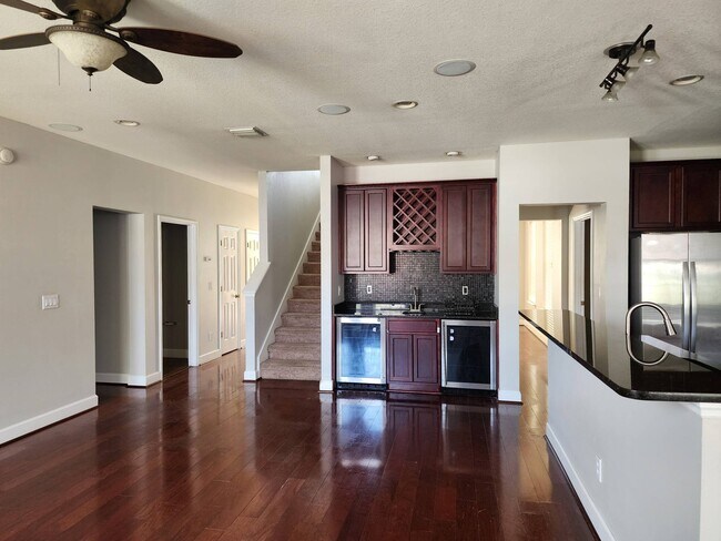 Building Photo - 2472 Lantana Ln