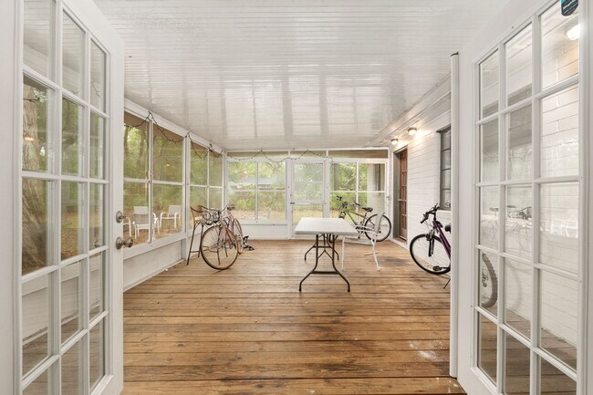 Building Photo - 5 NW 26th St