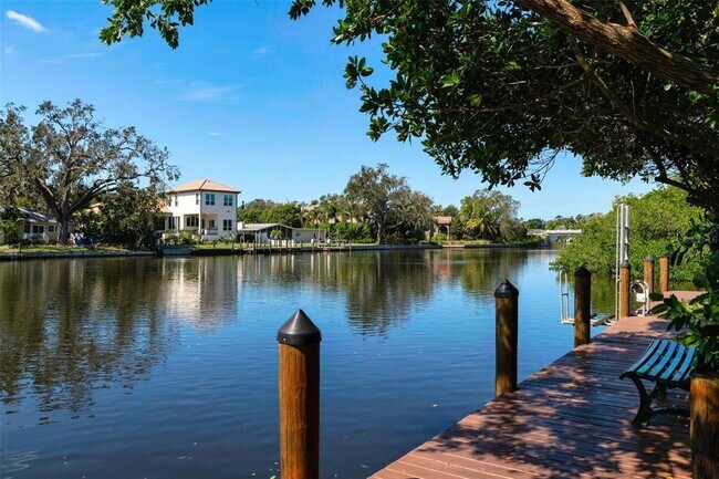 Building Photo - 850 S Tamiami Trl