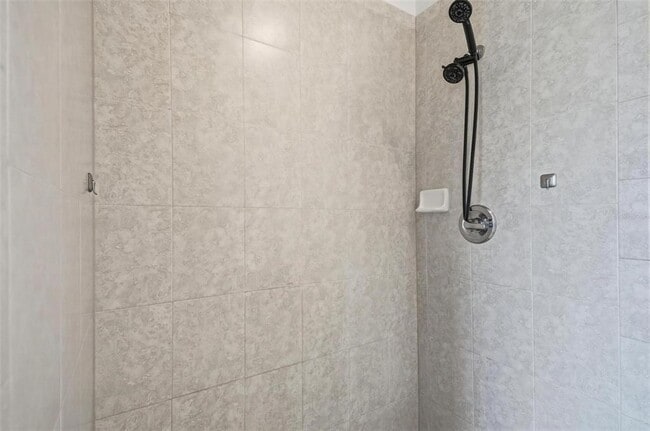 Building Photo - 29 E Diamond Dr