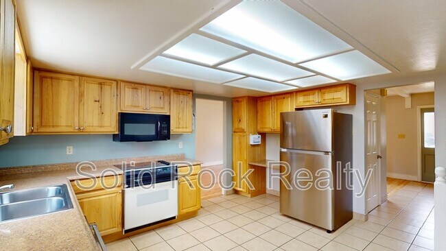 Building Photo - 535 Silver Spring Cir