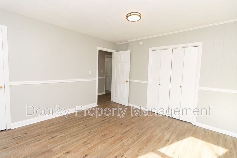 Building Photo - 278 Hollywood Dr