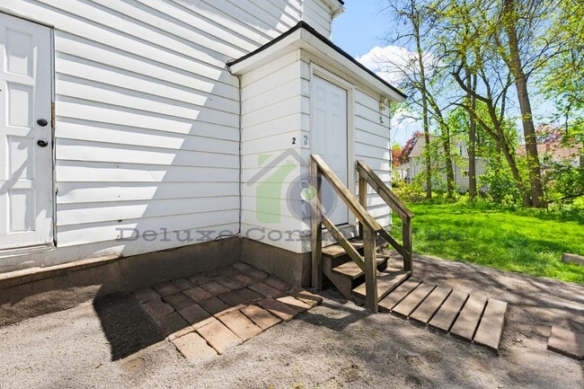 Building Photo - 934 Hovey St SW
