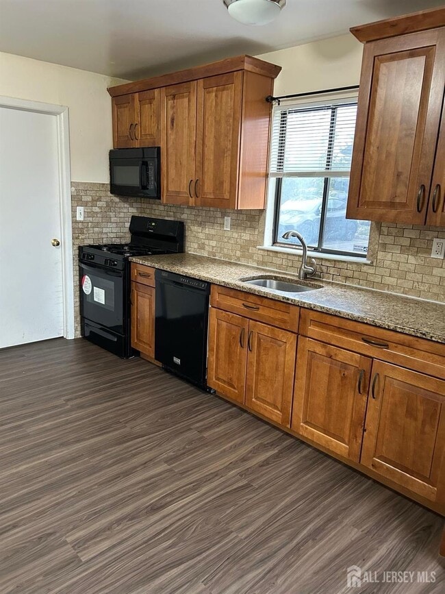 Building Photo - 3 Westgate Dr