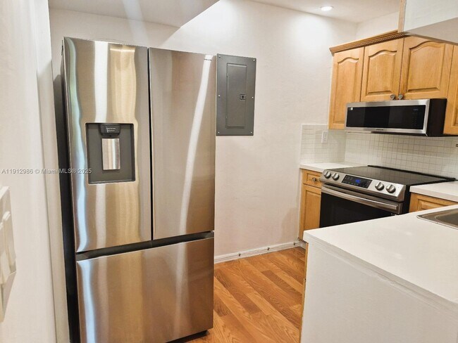 Building Photo - 11800 SW 18th St