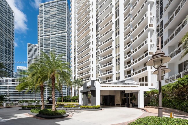 Building Photo - 901 Brickell Key Blvd