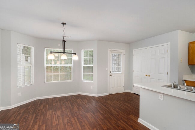 Building Photo - 3162 Kingswood Glen