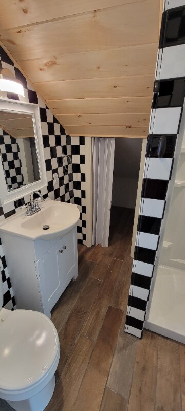 Building Photo - 513 Blue Eagle Ave