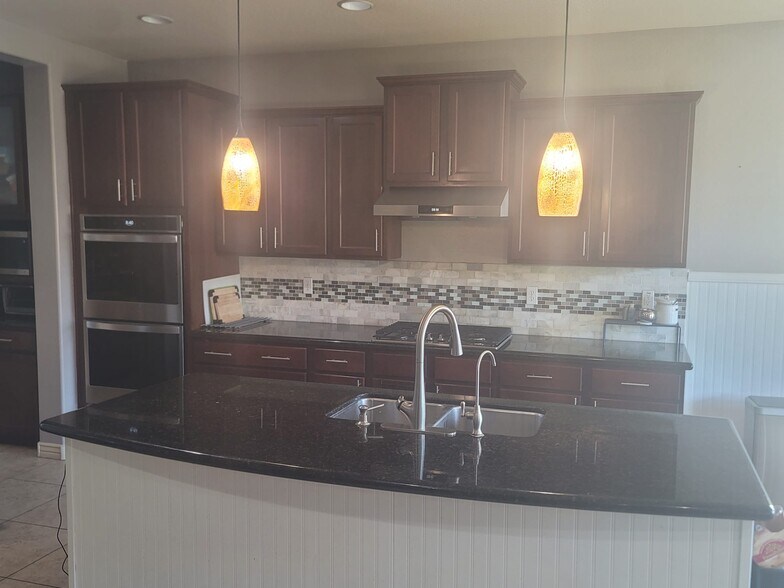 Building Photo - 3354 E Grand Canyon Dr