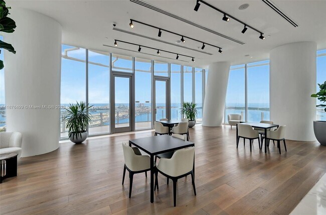 Building Photo - 300 Biscayne Blvd Way