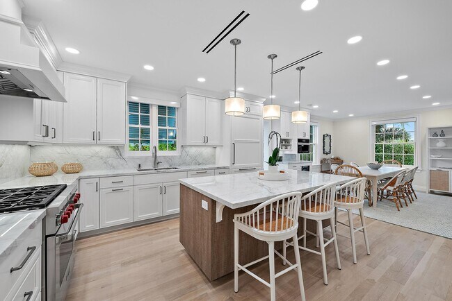 Building Photo - 360 Seaspray Ave
